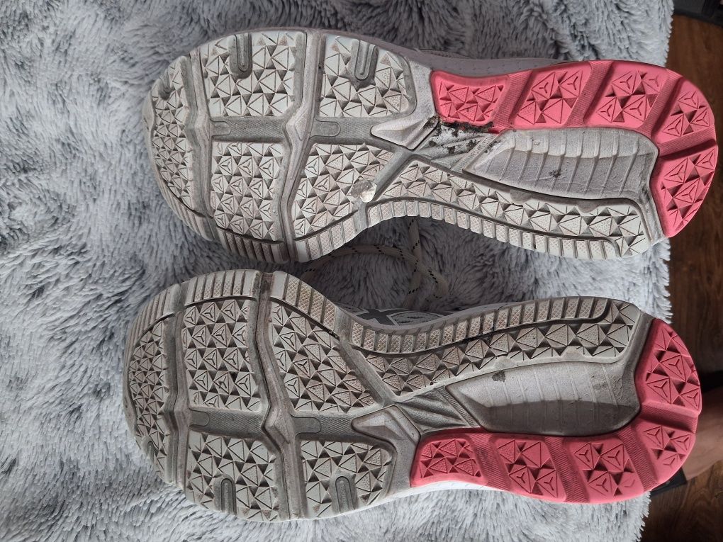* Asics gt-1000 super wygodne buty, podeszwa perfekt  35,5 rozm *