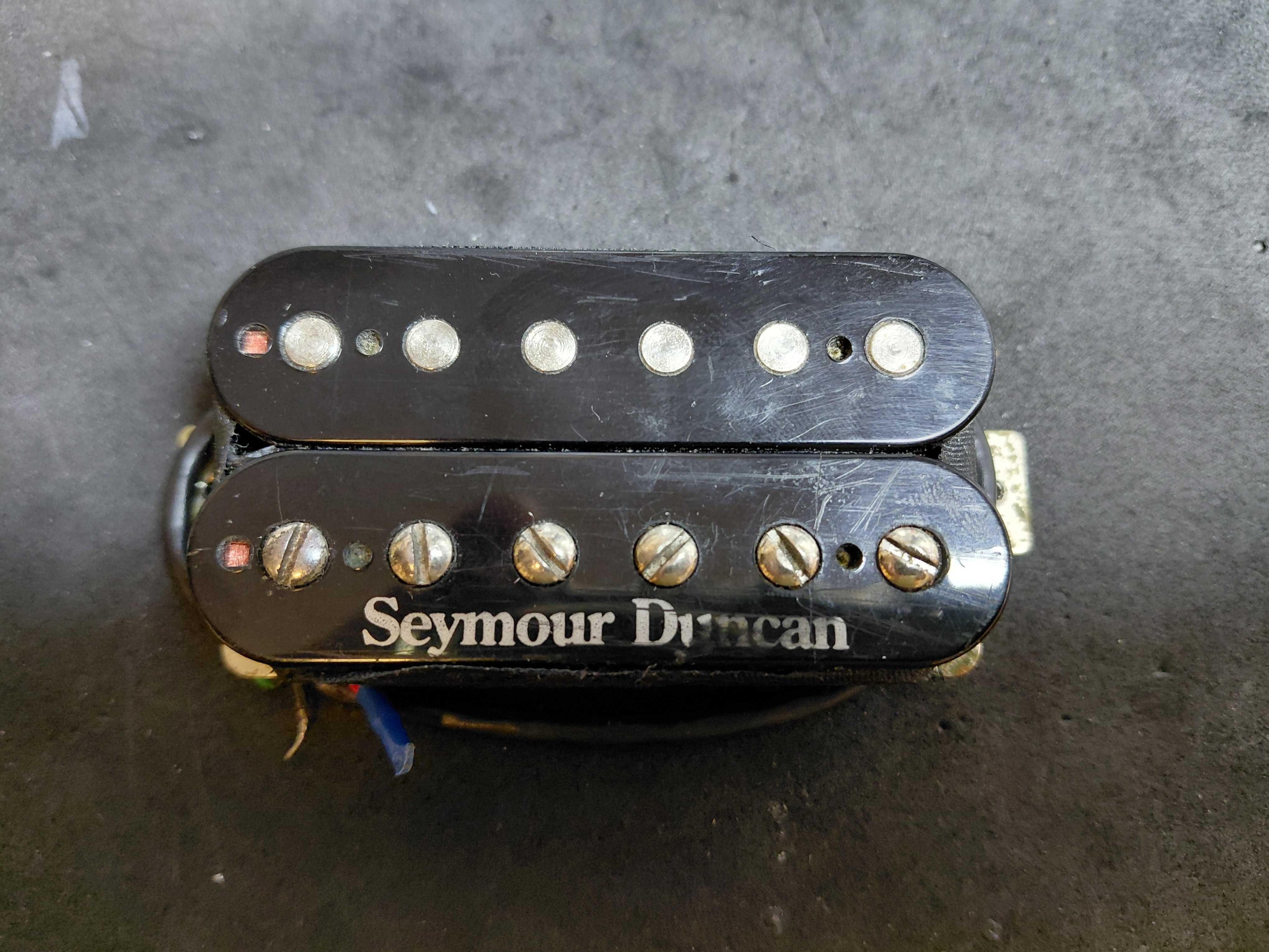 Pickups DiMarzio/Seymour Ducan/Ibanez