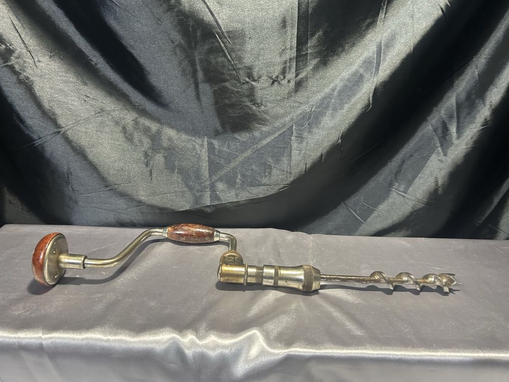 Wiertarka Ręczna – Metalowa, z Drewnianymi Rączkami