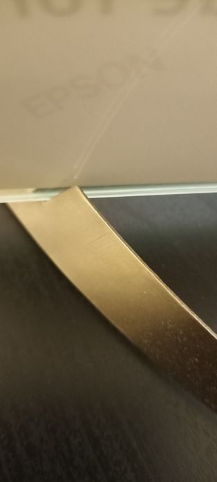 Moldura em liga de prata e vidro