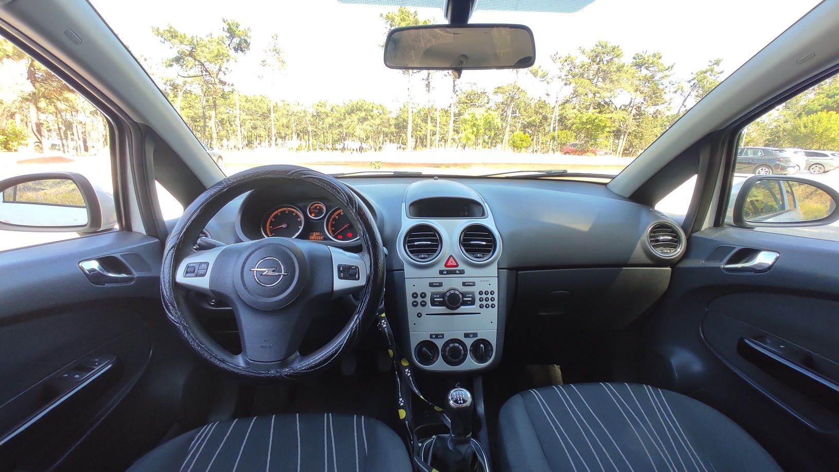 Opel corsa apenas 85.568Kms!