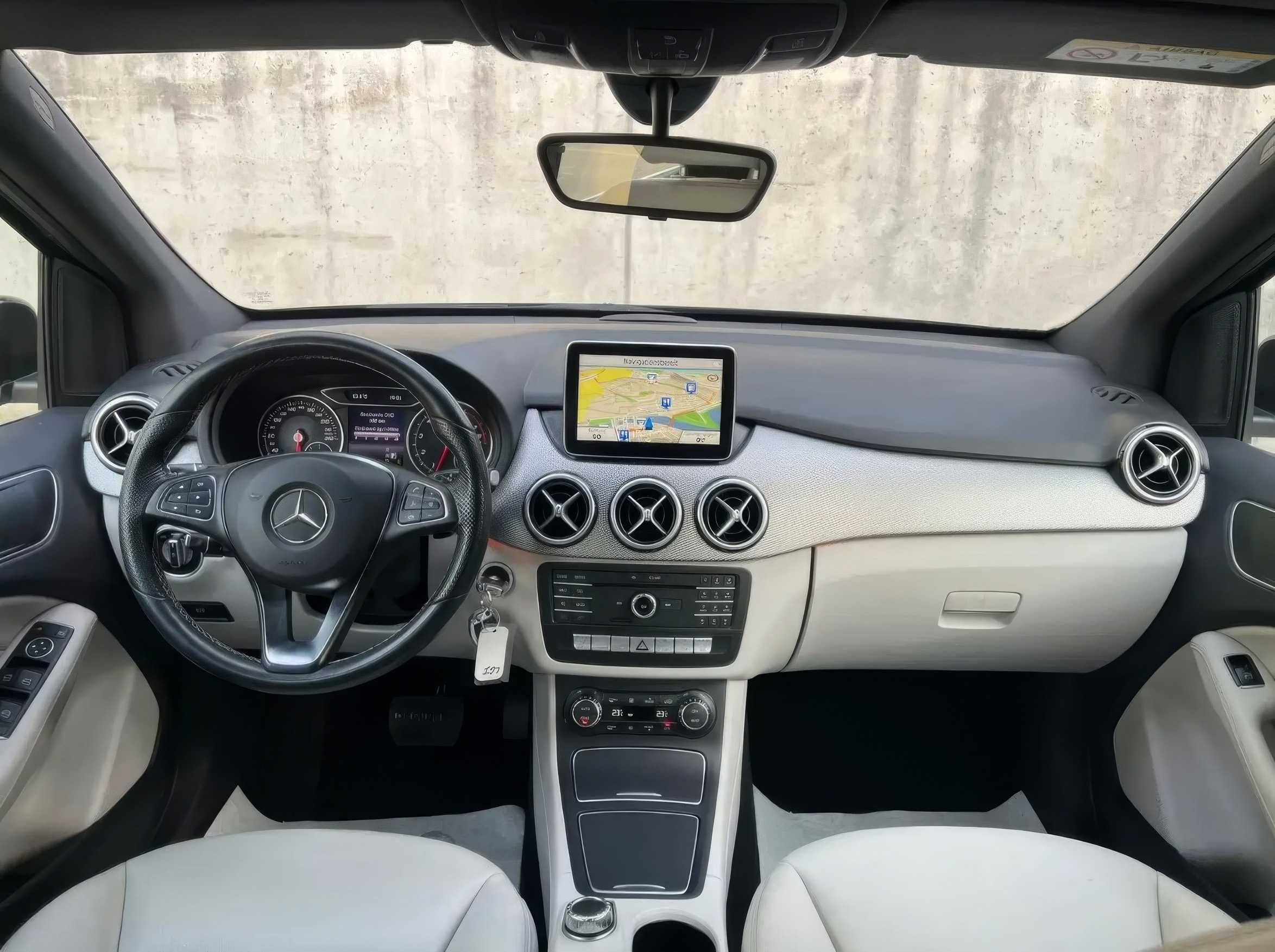 Mercedes-Benz B 200 2016
