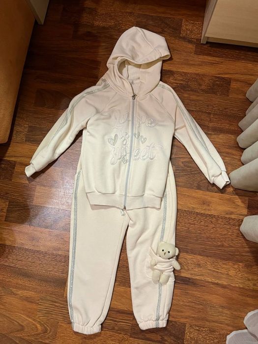 Дитячий костюм для дівчинки