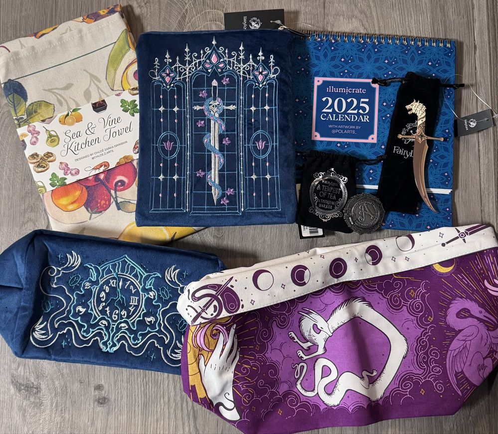 Книжковий мерч з Illumicrate та Fairyloot
