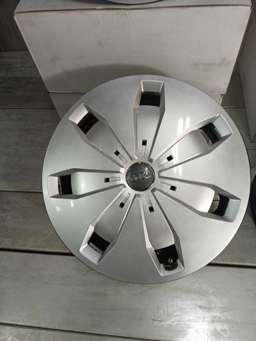 108# Felgi stalowe z kołpakami Audi 16" 5x112