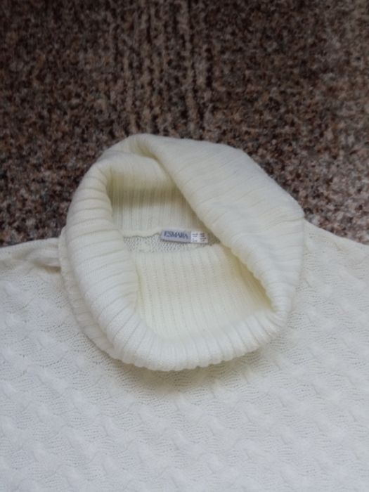 Sweter damski z golfem