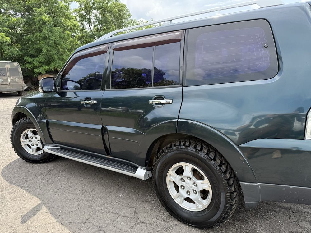 Mitsubishi Pajero Wagon 4