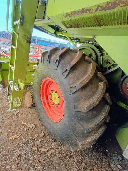 Комбайн Claas Dominator 88s