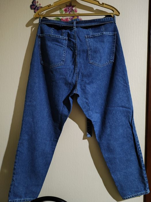 Жіночі джинси мом.