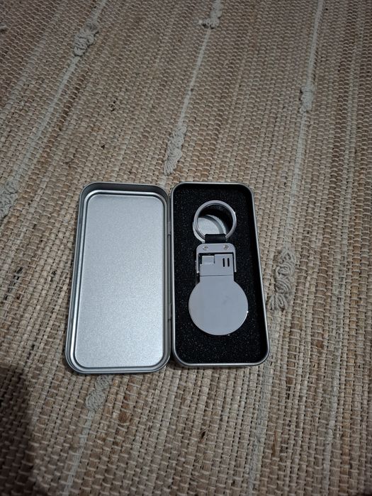 Nowa zapalniczka / brelok  z możliwością nabicia BVB 09