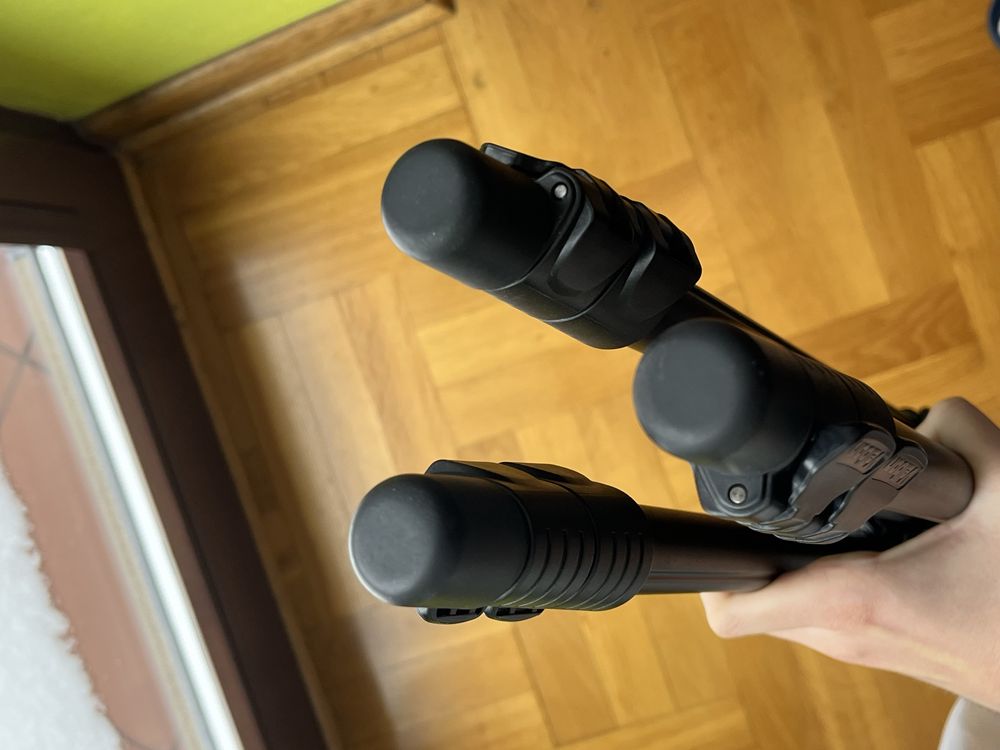 Bardzo stabilny Statyw do aparatu. Velbon sherpa 603 R / F