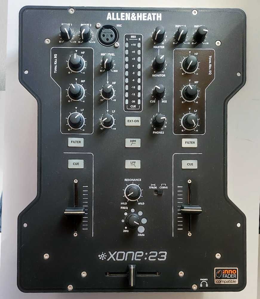 Mesa de mistura Allen & Heath Xone 23