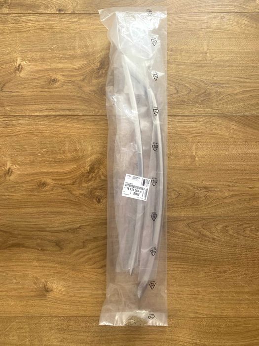 Citroen C4 Picasso (listwa zderzaka)