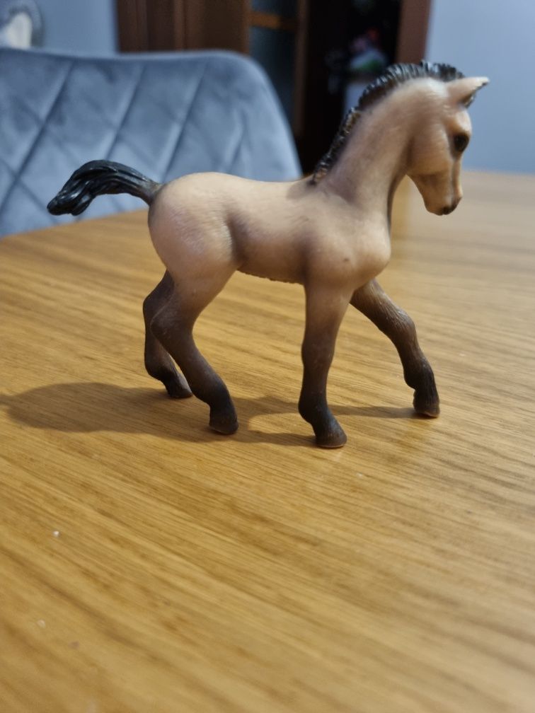 Źrebak schleich figurka