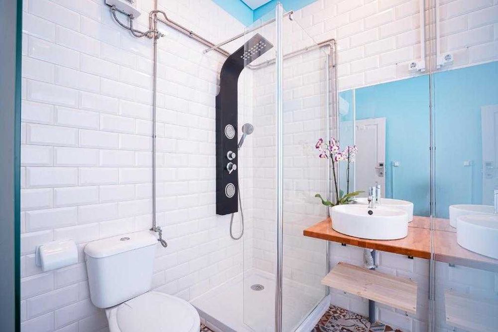 Quarto c/ wc privativo Av Dr Lourenço Peixinho Aveiro