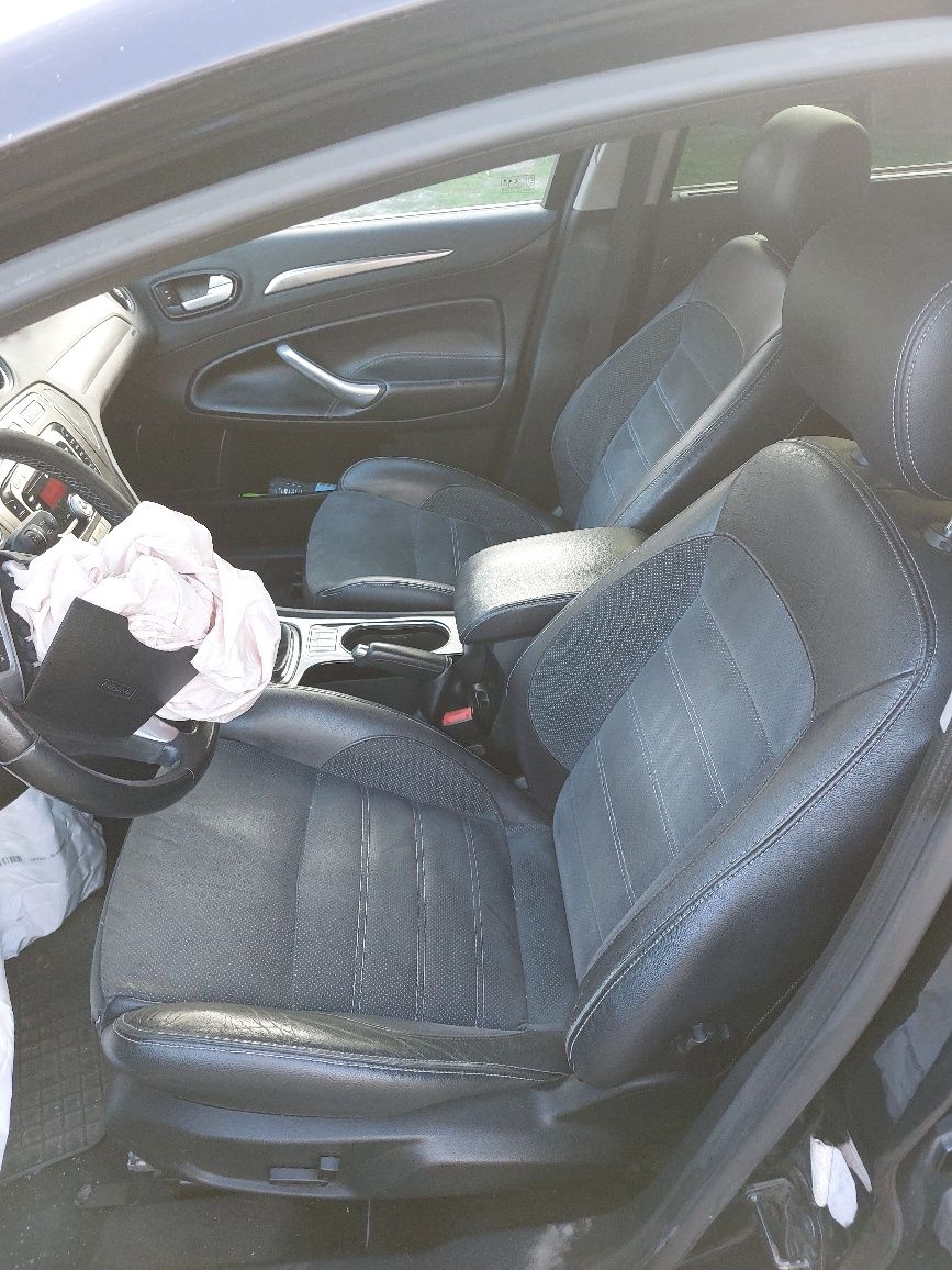 Mondeo mk4 na części,części kod lakieru G 6 silnik 2,0 140km aktywny t