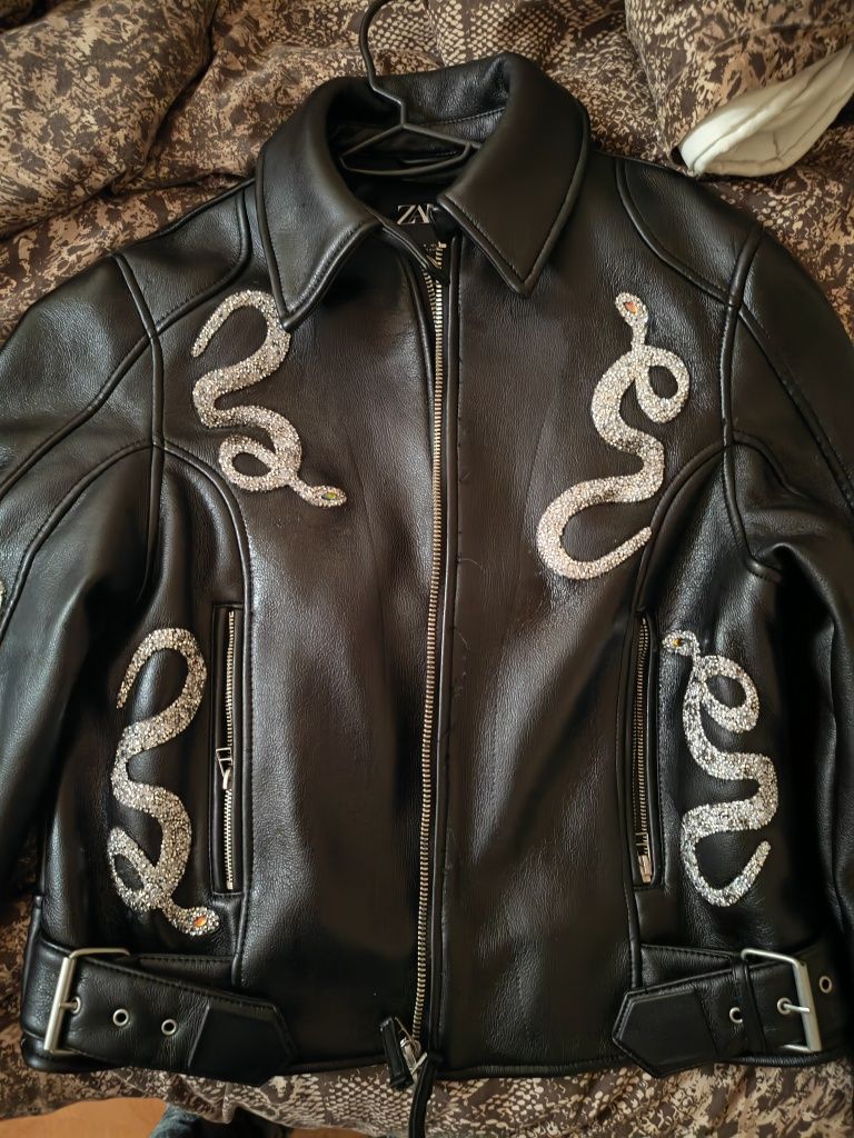 Blusão Biker Snakes, Zara.