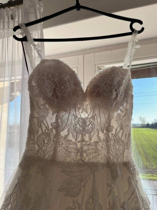 Suknia ślubna Sposabella z trenem