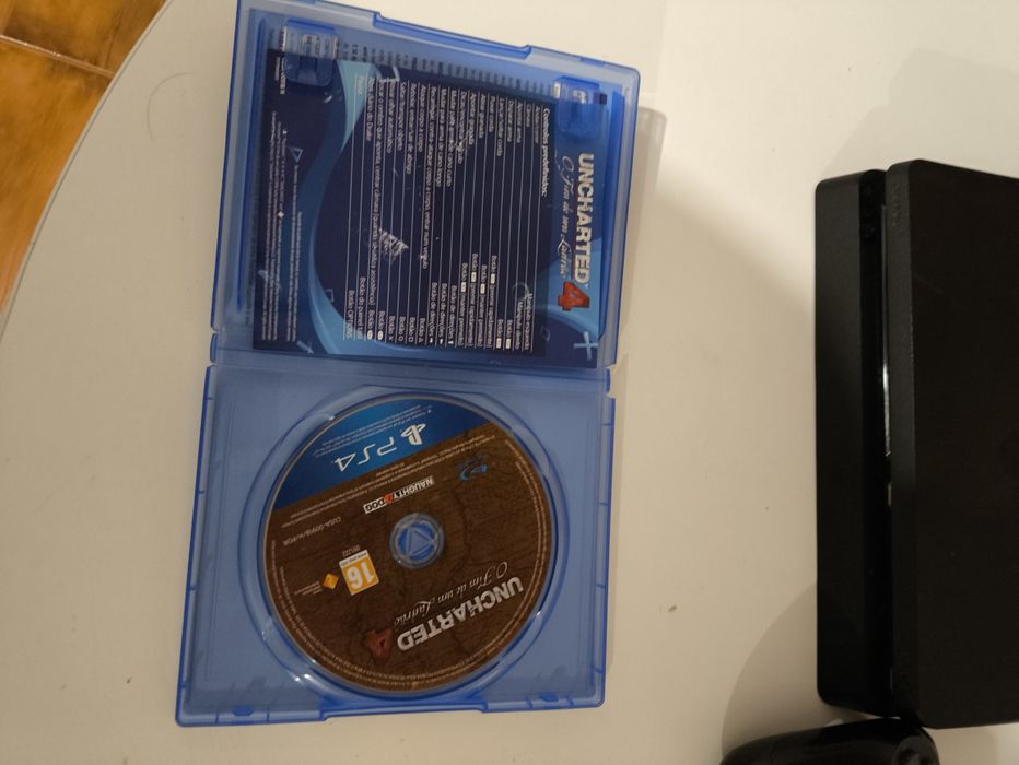 Playstation 4 Slim 1TB