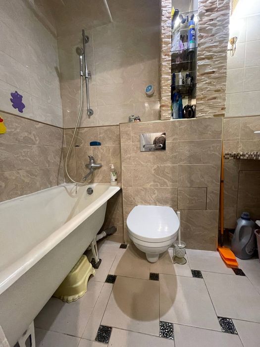 Продається 2 кім.квартира Київ, вул.Жуля Верна