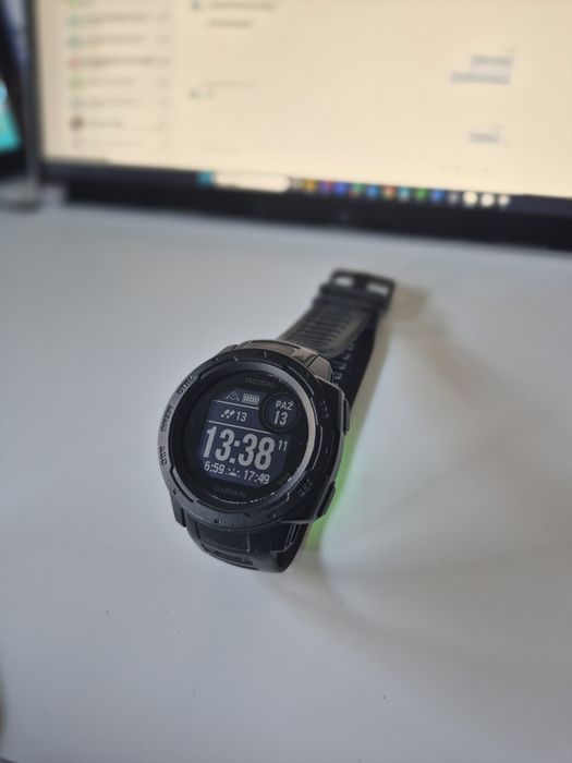 Smartwatch Garmin Instinct tactical, dobry stan