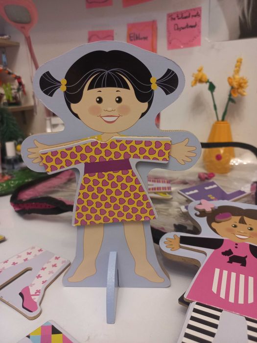 Drewniane magnetyczne dwustronne lalki do ubierania Melissa & Doug