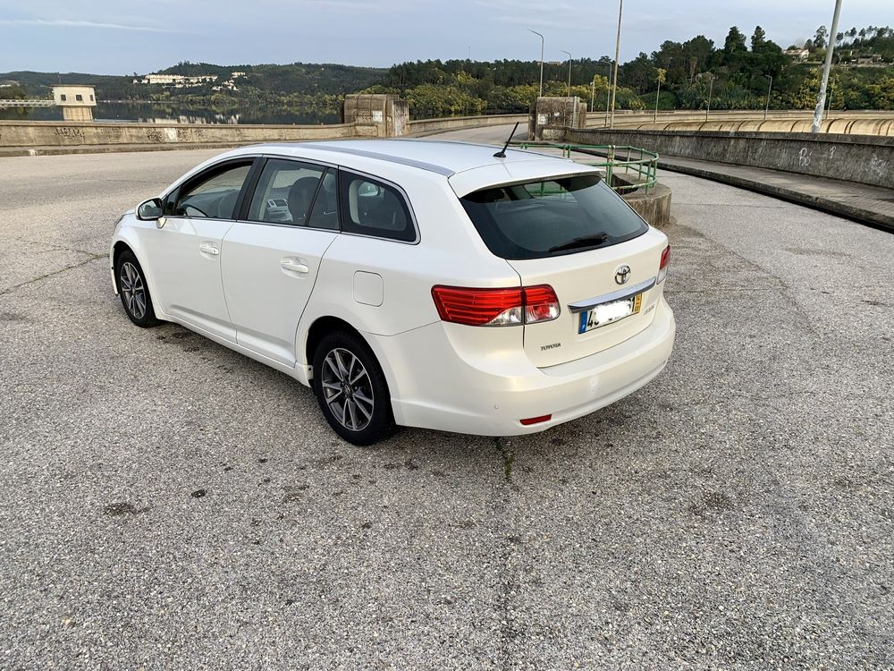 Toyota Avensis Sw 2.0 D4d -2014