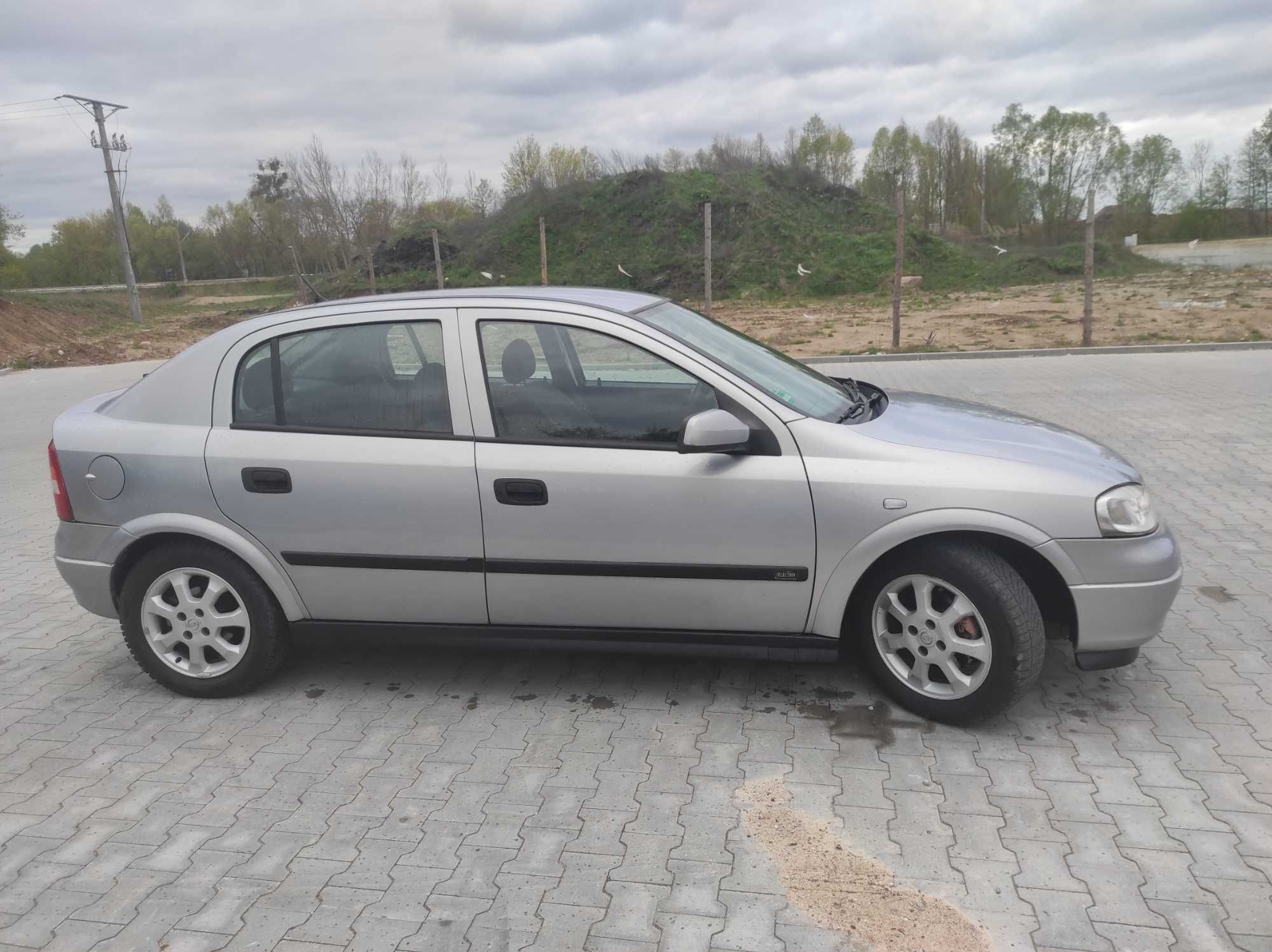 Opel Astra II 1,6 benz,import Niemcy,5 drzwi,8-zaworowy silnik,2003rok