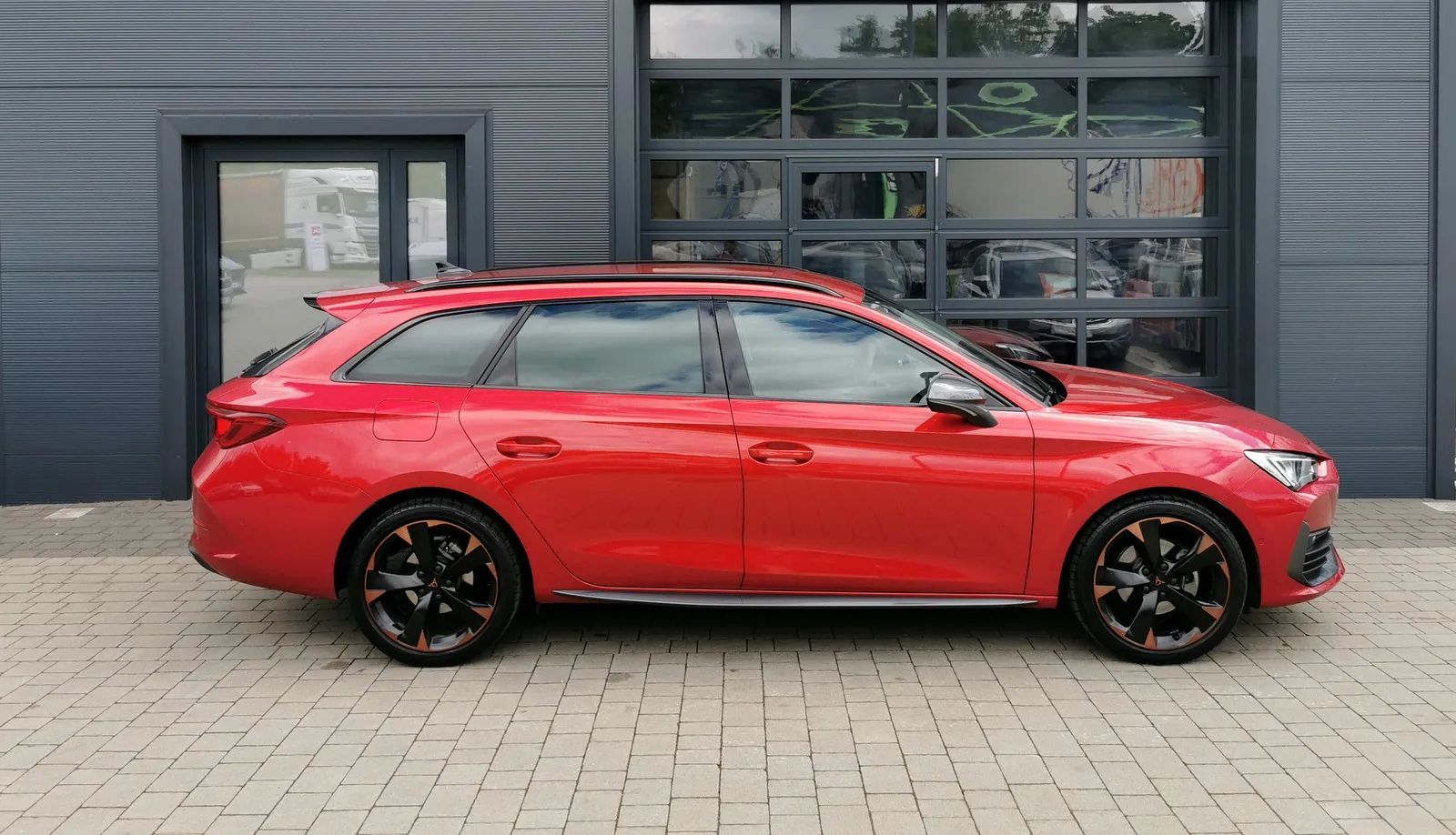 Cupra Leon Sportstourer Matrix LED, Pakiet XL, Salon PL, Bezwypadkowy, Gwarancja 2029, FV23%