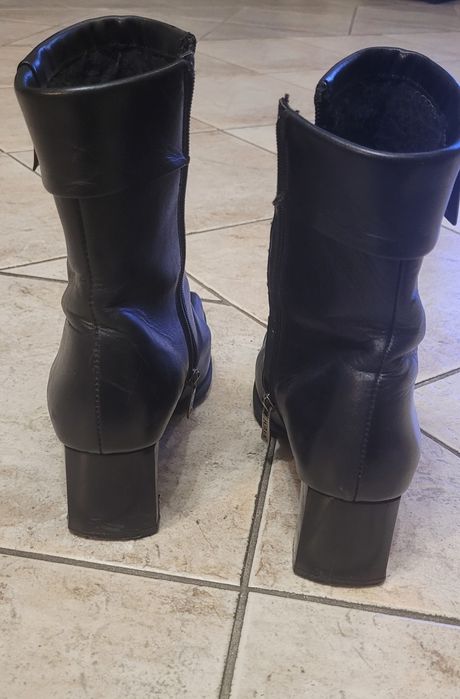 Czarne skórzane ocieplane botki kozaki na stabilnym niskim obcasie r40