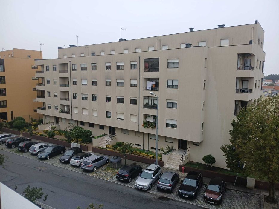 Arrenda-se T1+1 em Monte dos Burgos, Porto