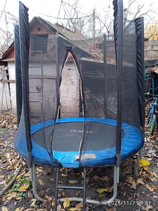 Батут уличный 183см.