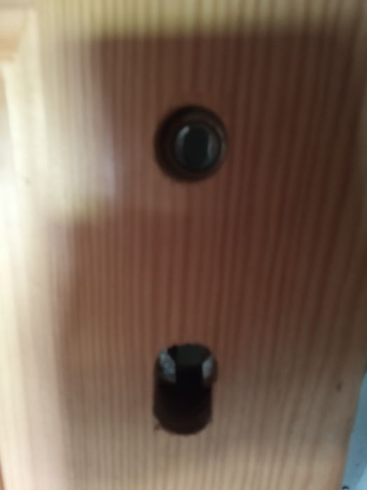 Drzwi drewniane z futryną 80.