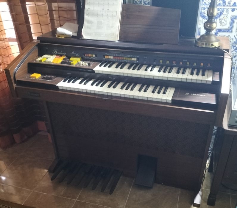Instrumento Musical - Órgão Viscount