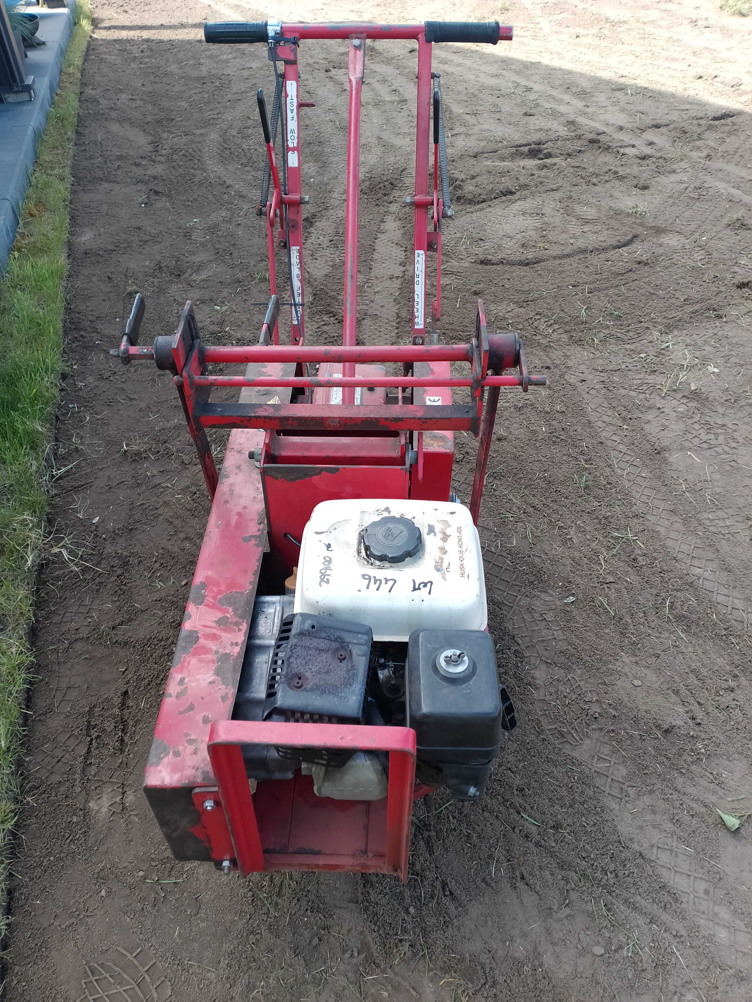 Wycinarka do trawy Podcinarka do darni nóż 45 cm silnik 5,5 KM Honda