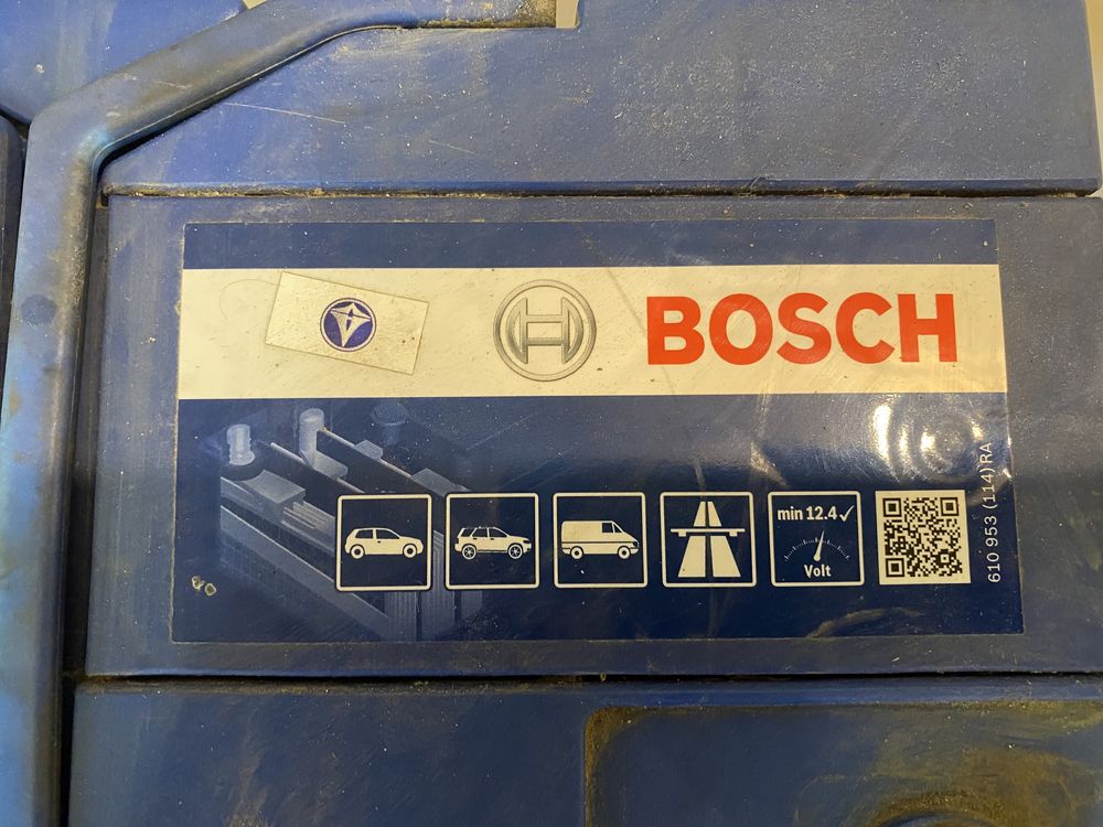 Продам авто аккумулятор Bosch S4 028 830A 95 ah