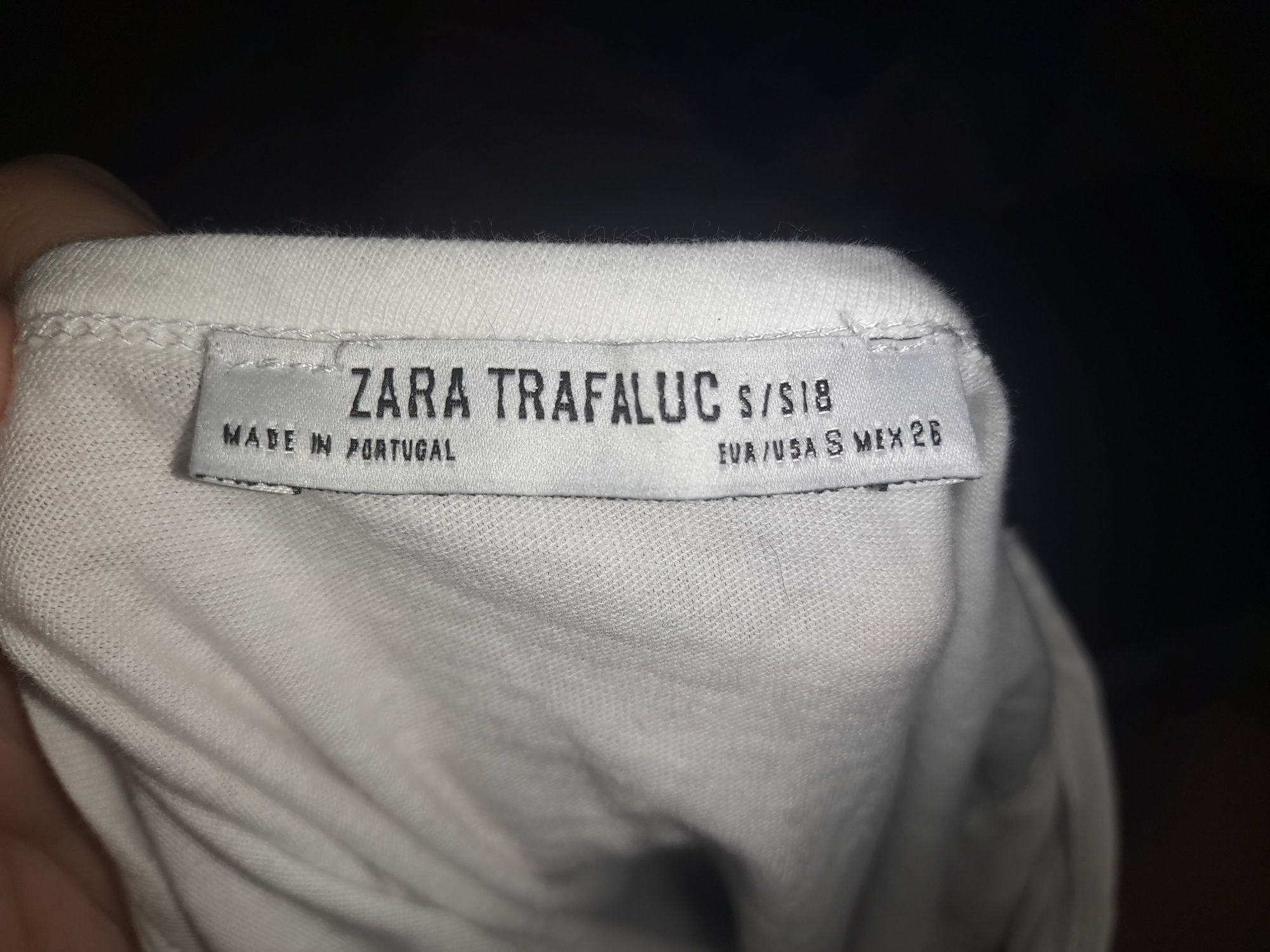 Укорочена футболка Zara, розмір S