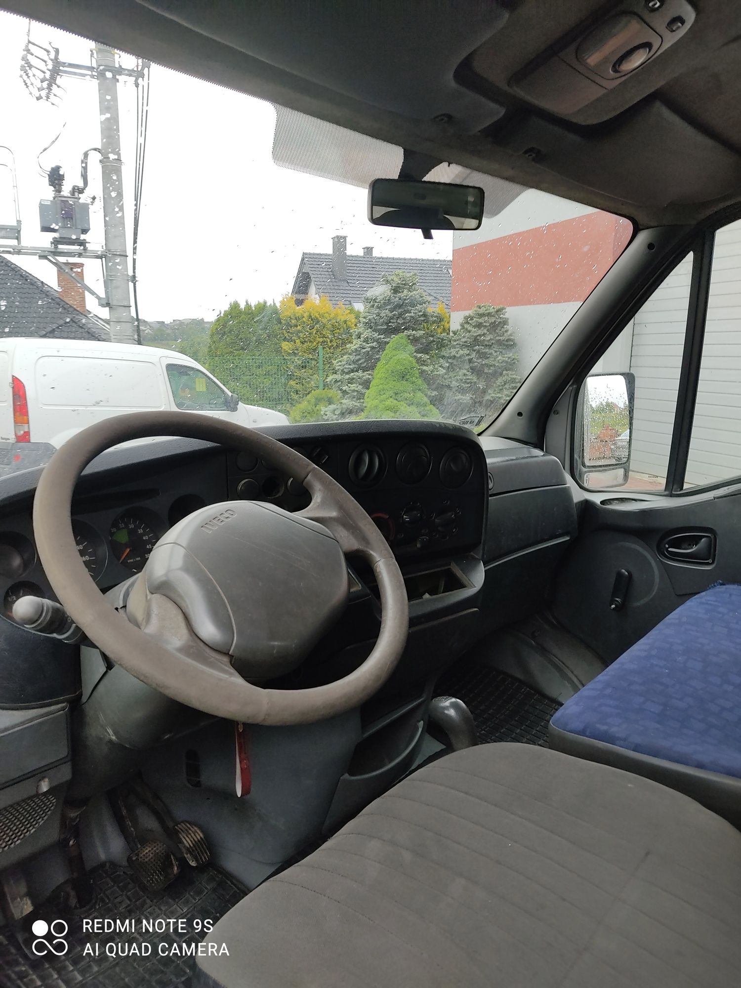 Iveco Daily 35C11 2.8 na linkę 110 KM wywrotka kiper 7 osób