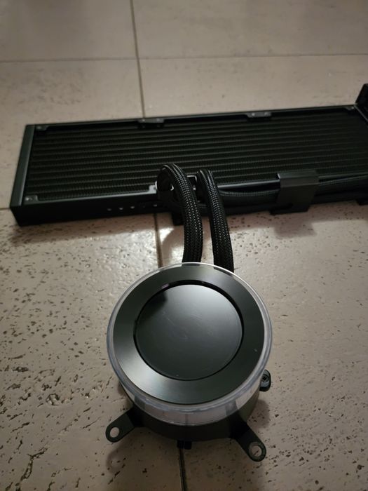 Водяное охлаждение Lian Li HydroShift II LCD-C 360 N Fanless (СЖО)