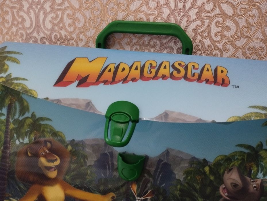 Портфель-папка из пластика с ручкой