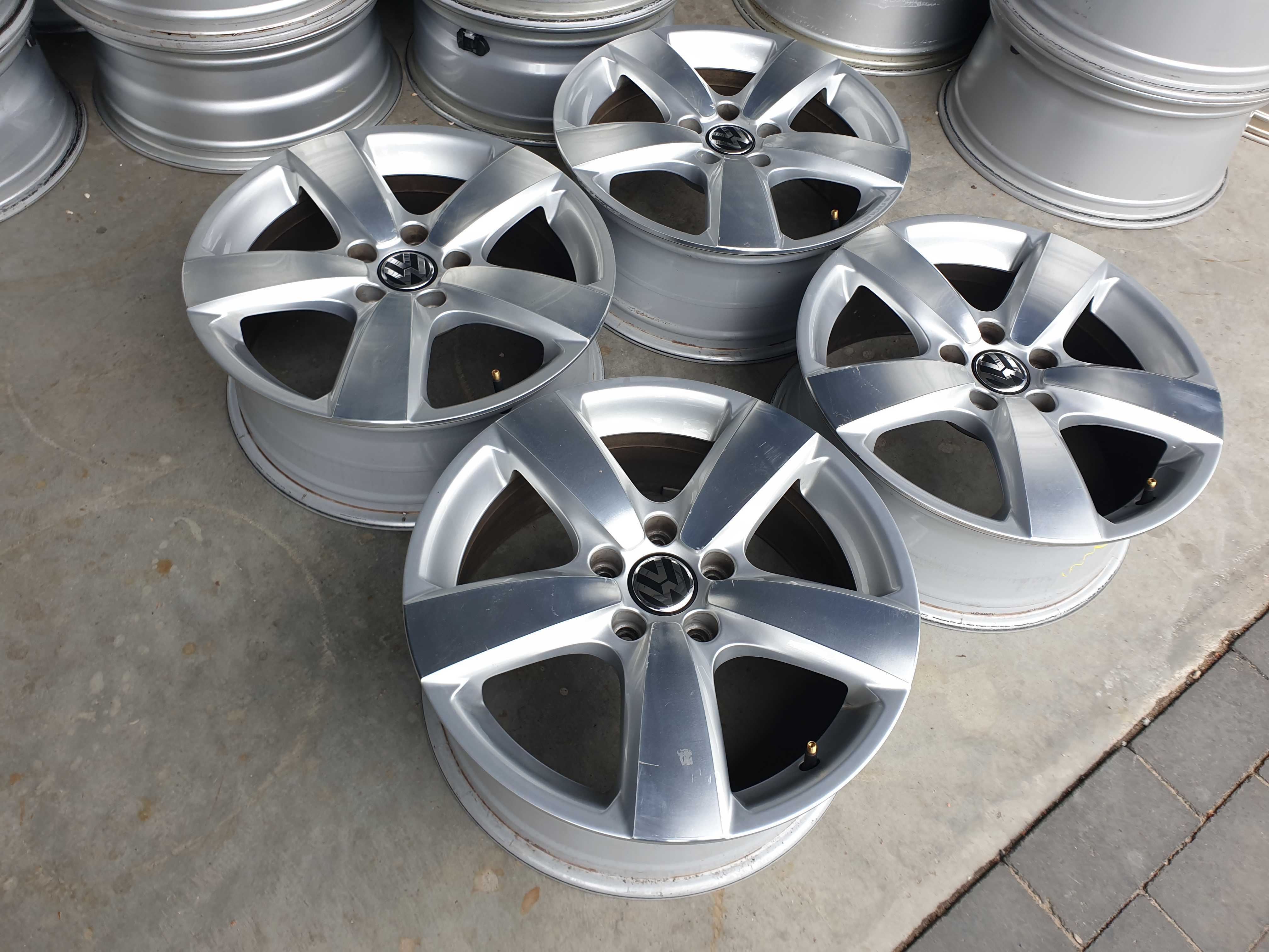 Alufelgi 17" VW Passat B6 B7 B8 CC Golf VII Caddy Tiguan Touran 5x112