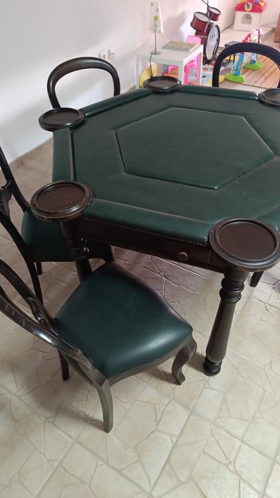 Mesa de jogo tipo poker