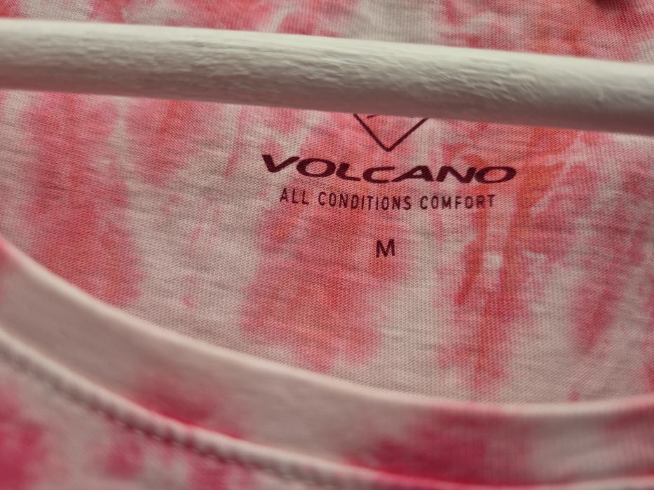 Dwie koszulki typu T-shirt M 38 Volcano