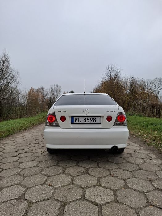 Lexus IS200 Biała perła