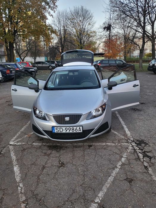 Seat  Ibiza  2011 r - 1,2 -Diesel - zadbany  124,000  km