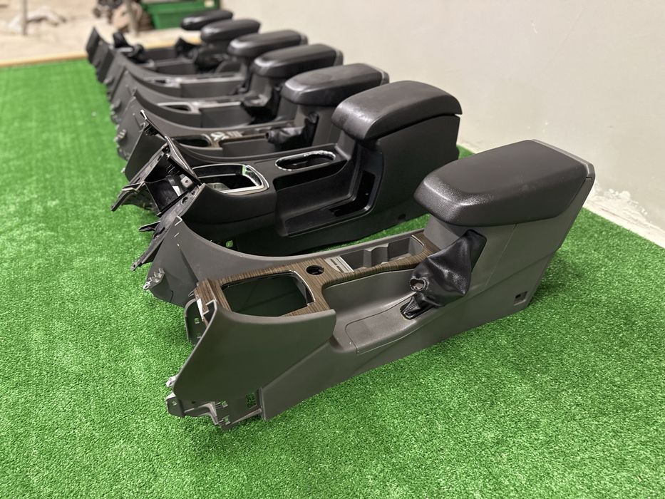 Форд Фокус 2 підлокітник подлокотник центральна консоль