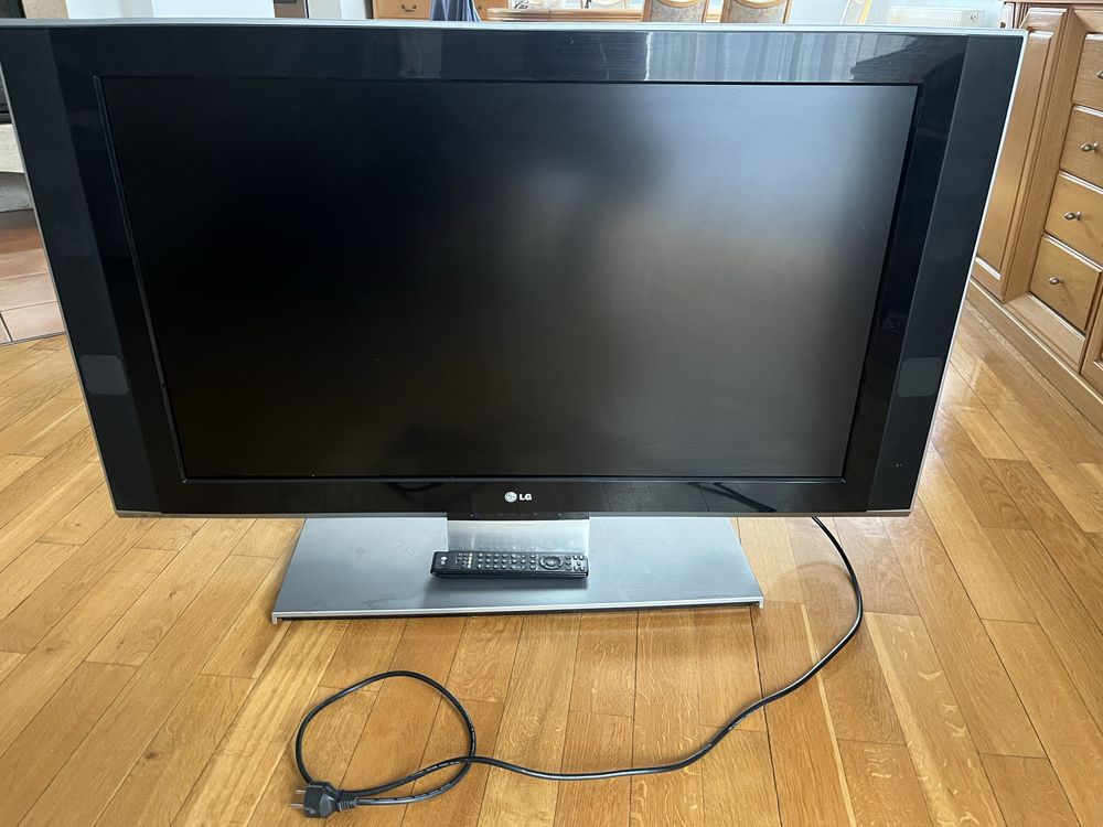 Telewizor LG 42” z pilotem