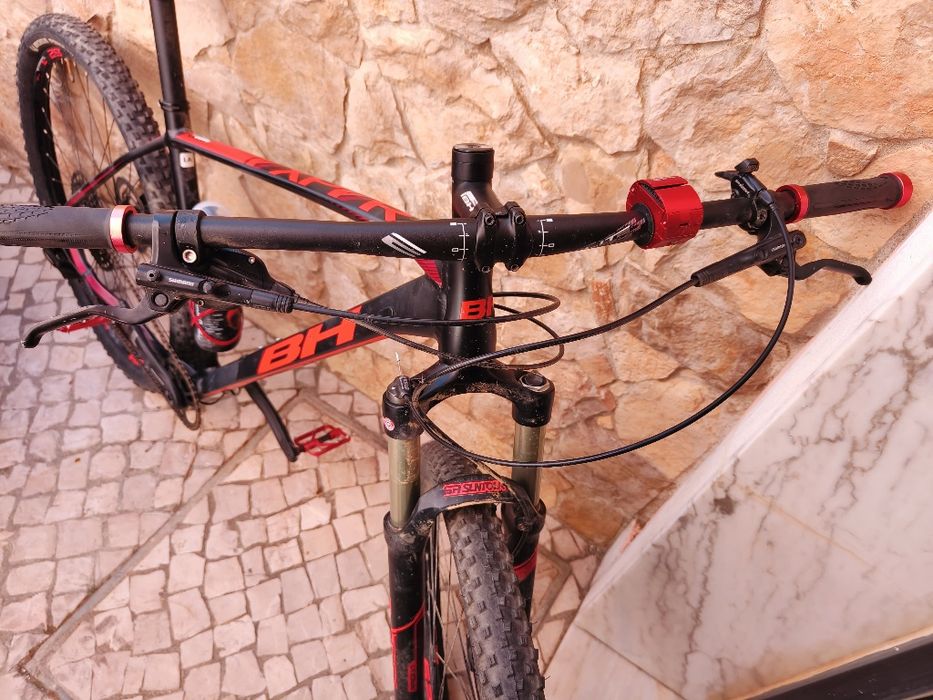 Bicicleta BTT roda 29 marca BH