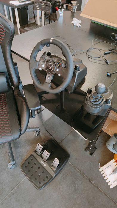 Kierownica Logitech G920 + Skrzynia biegów do PC i Xbox, stan idealny