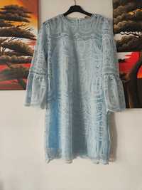 Piękna sukienka haftowana koronkowa niebieska ozdobne rękawy dzwony